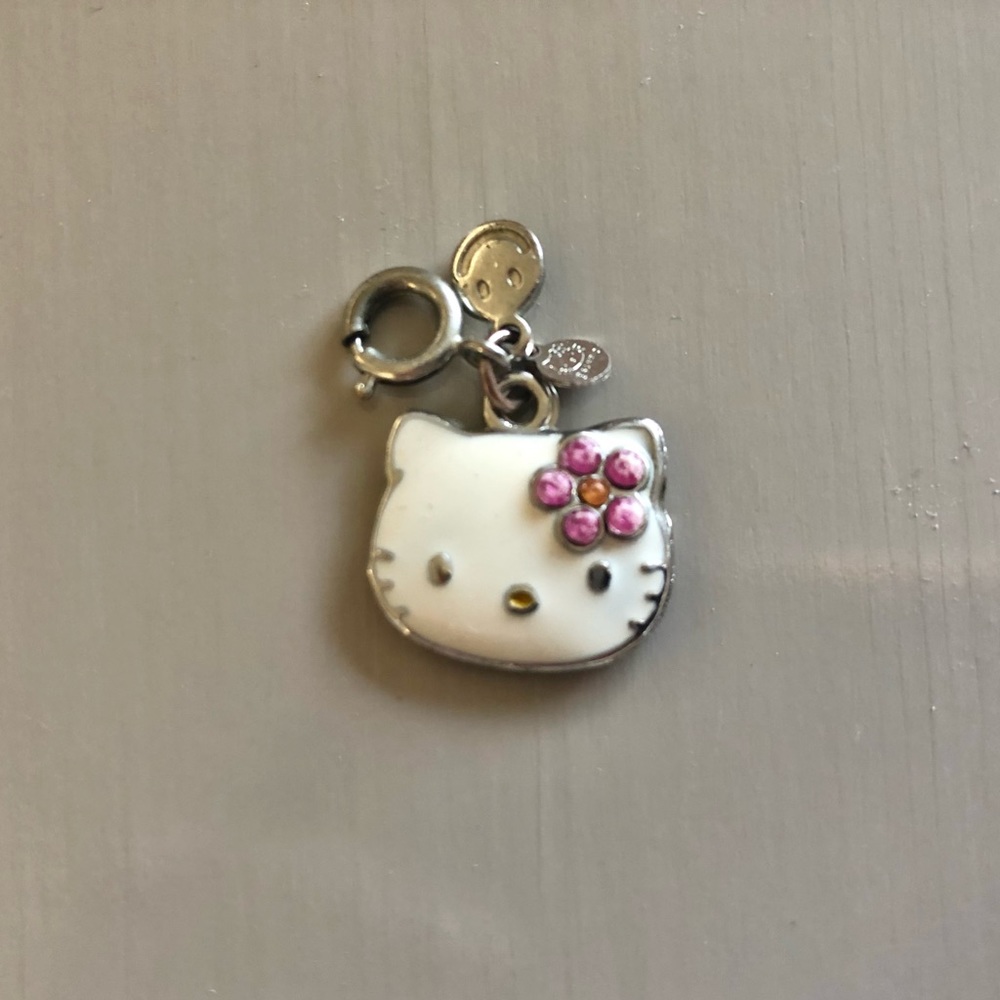 Hello Kitty Charm Bracelet - Picture 5 of 12